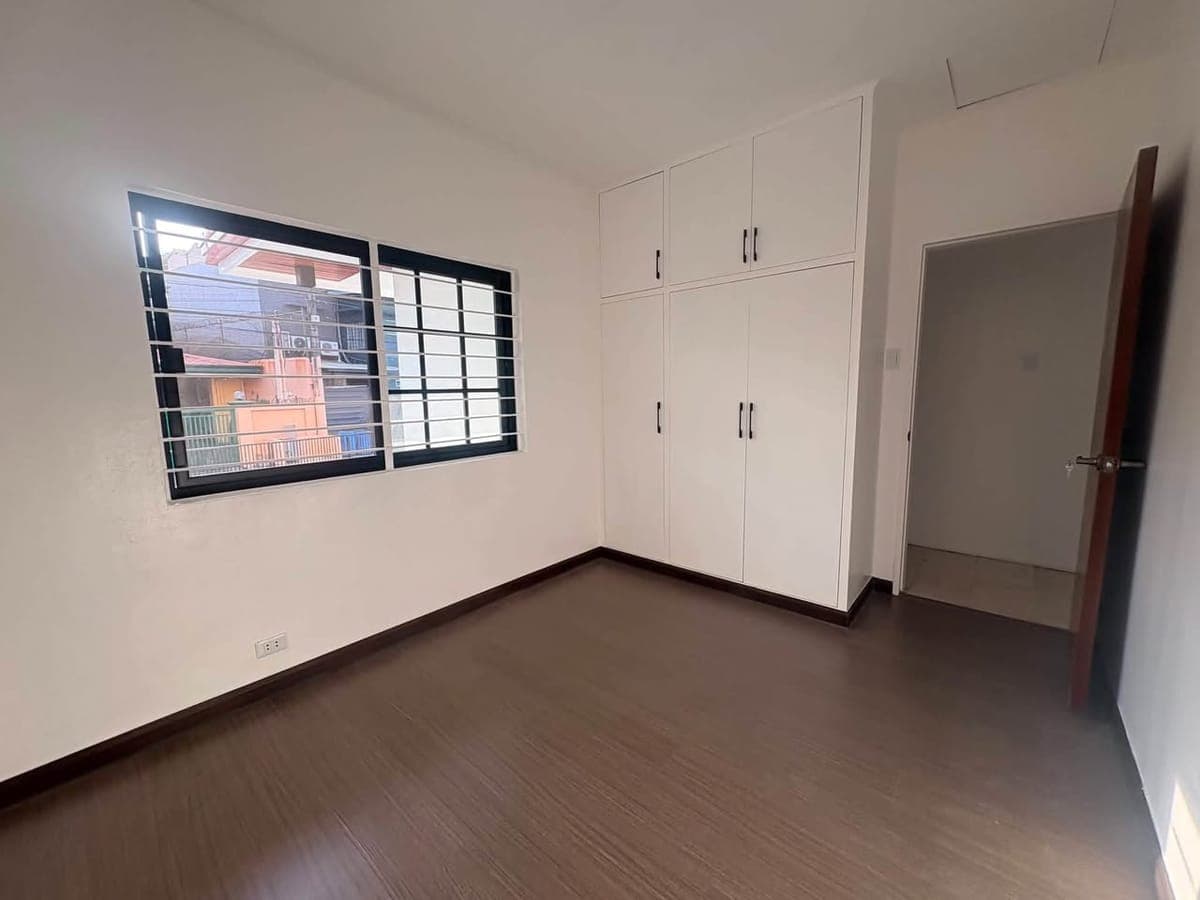 SPACIOUS CORNER BUNGALOW HOUSE FOR RENT IN BF HOMES PARANAQUE - photo 4