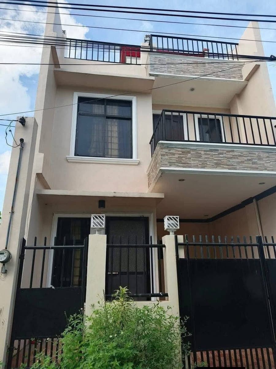 🏠Two storey house with roof deck FOR RENT - photo 3