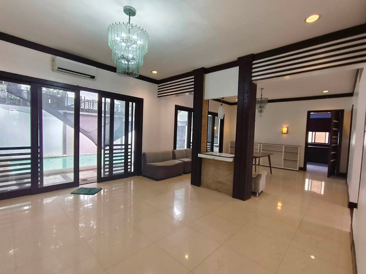 BUNGALOW HOUSE FOR RENT WITH SWIMMING POOL IN BF HOMES PARANAQUE - photo 1