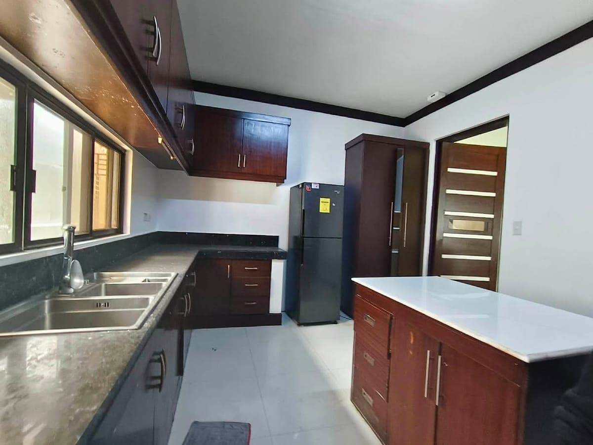 BUNGALOW HOUSE FOR RENT WITH SWIMMING POOL IN BF HOMES PARANAQUE - photo 5