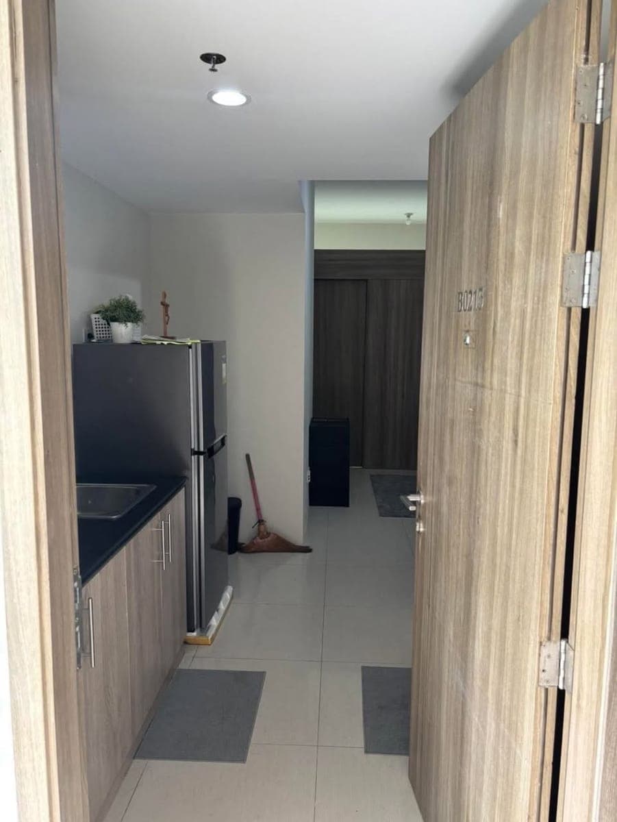 FIELD RESIDENCES : FOR RENT - photo 1