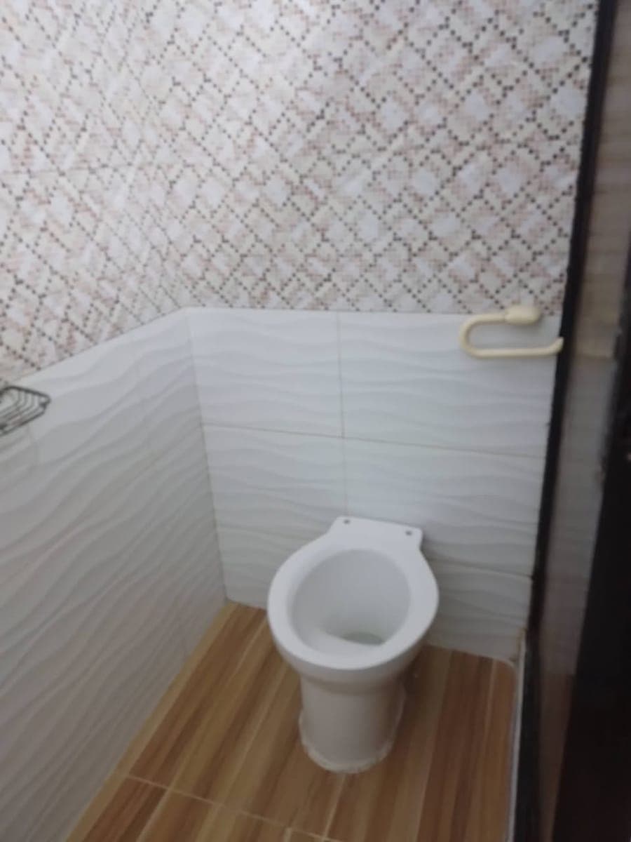 Room for Rent - photo 5