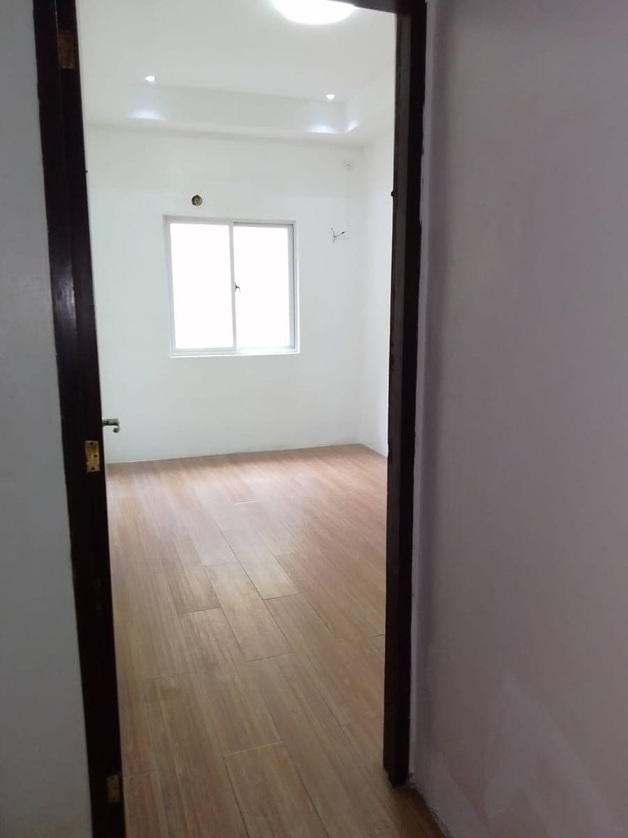 For rent 2 street townhouse - photo 4