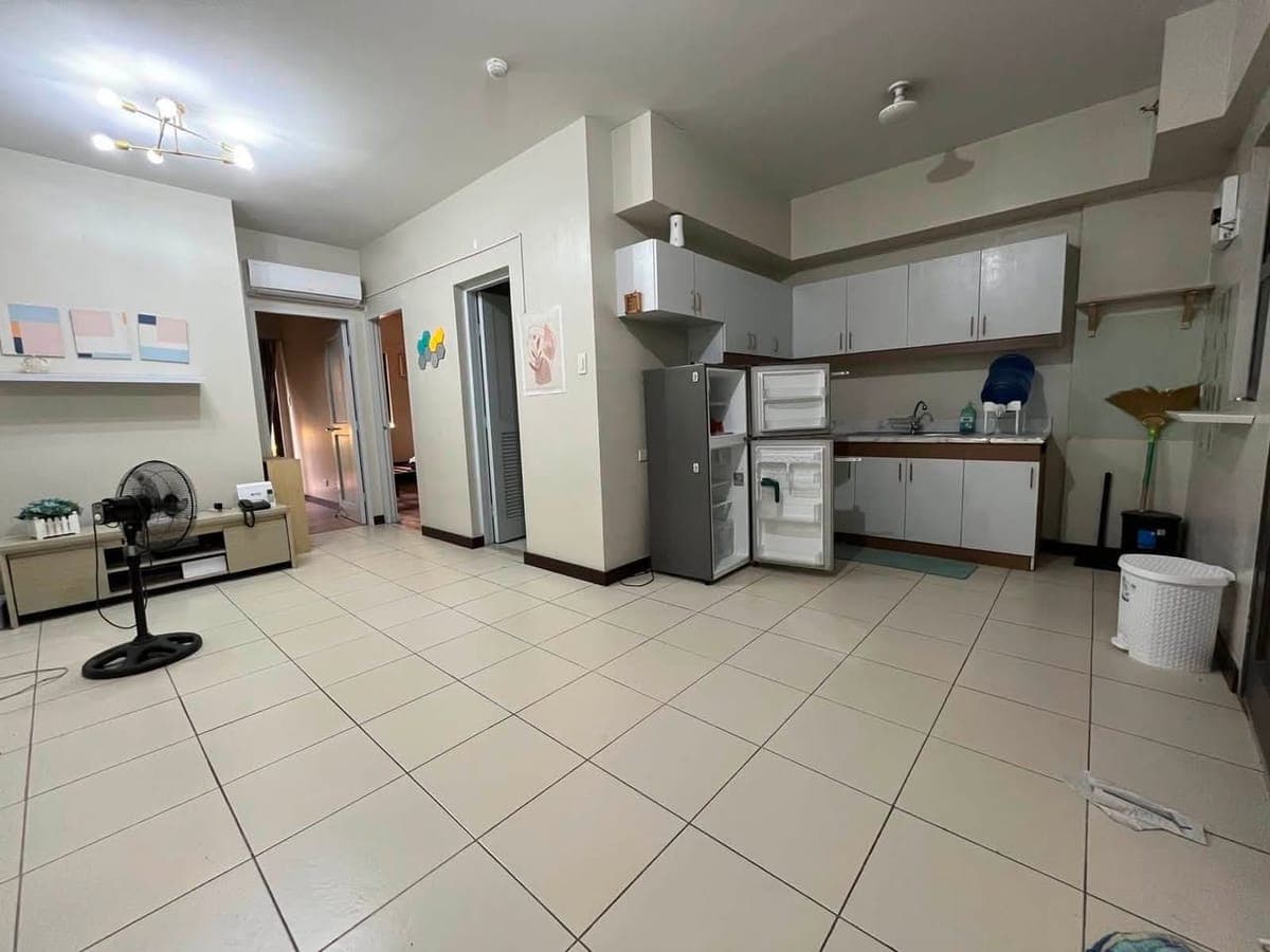 ‼️ Semi-furnished 2BR with balcony condo for rent, inclusive of 1 car parking slot for only 26K/mont... - photo 1