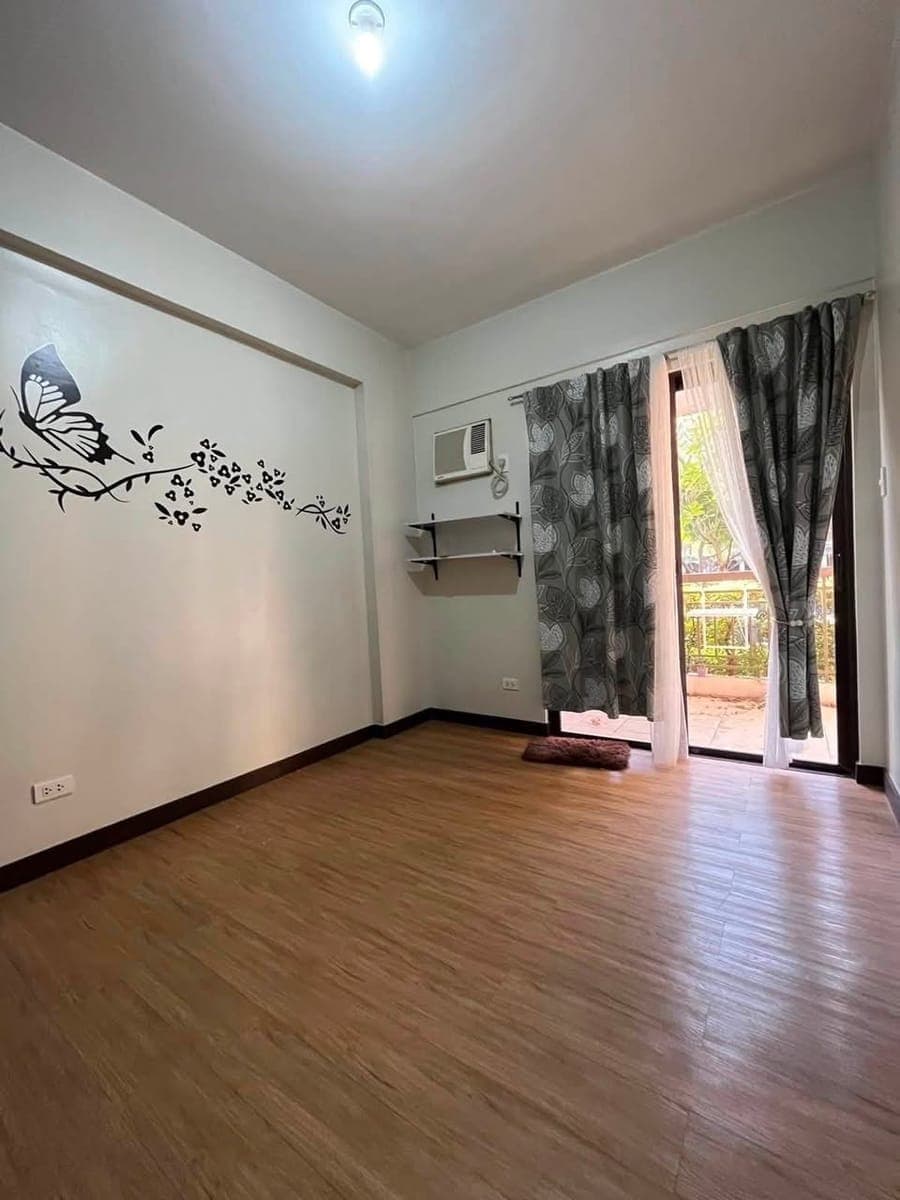 ‼️ Semi-furnished 2BR with balcony condo for rent, inclusive of 1 car parking slot for only 26K/mont... - photo 3