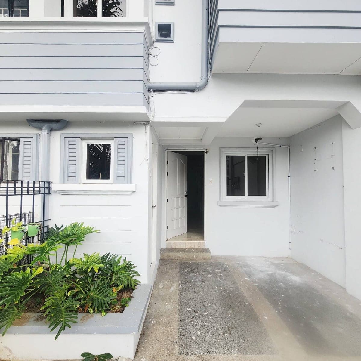 For Rent: 2-Bedroom Townhouse Unit near Jaka Plaza - photo 2