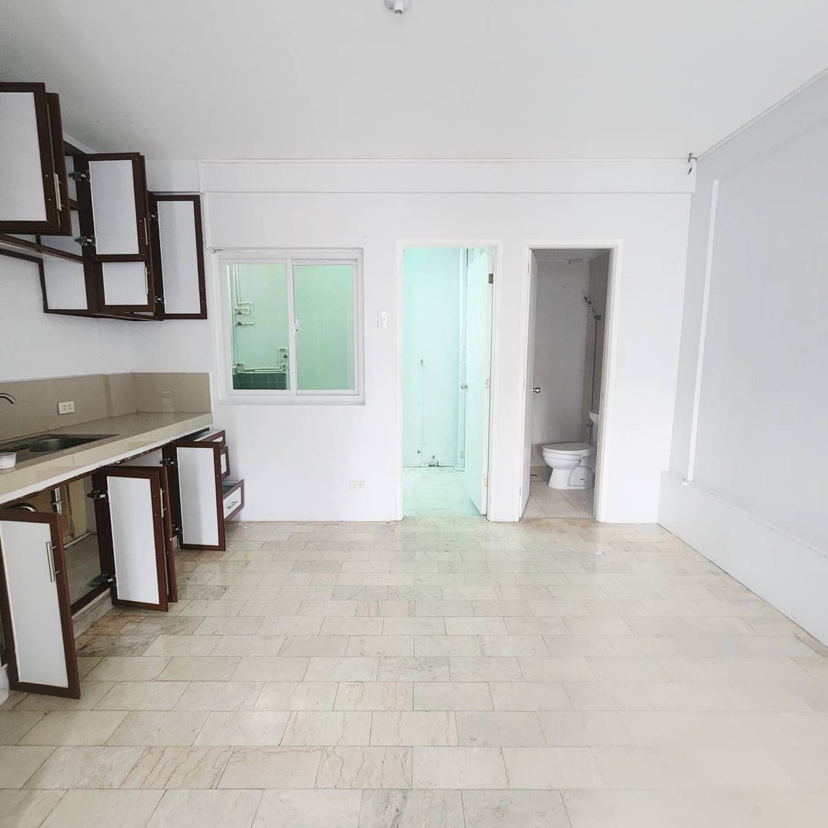For Rent: 2-Bedroom Townhouse Unit near Jaka Plaza - photo 4