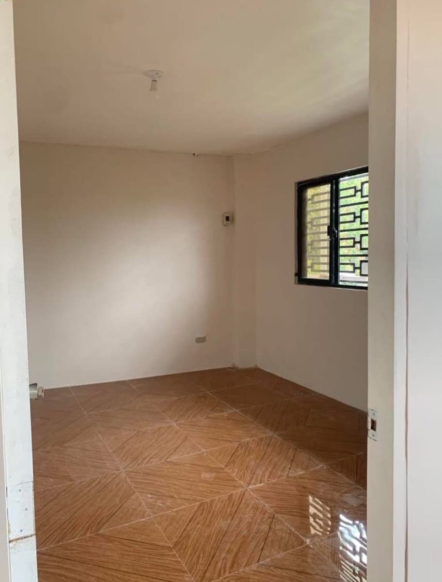 Apartment For rent. 3rd Floor with 1 bedroom big sala. 12.500 monthly 2 months deposit 1 month advan... - photo 5