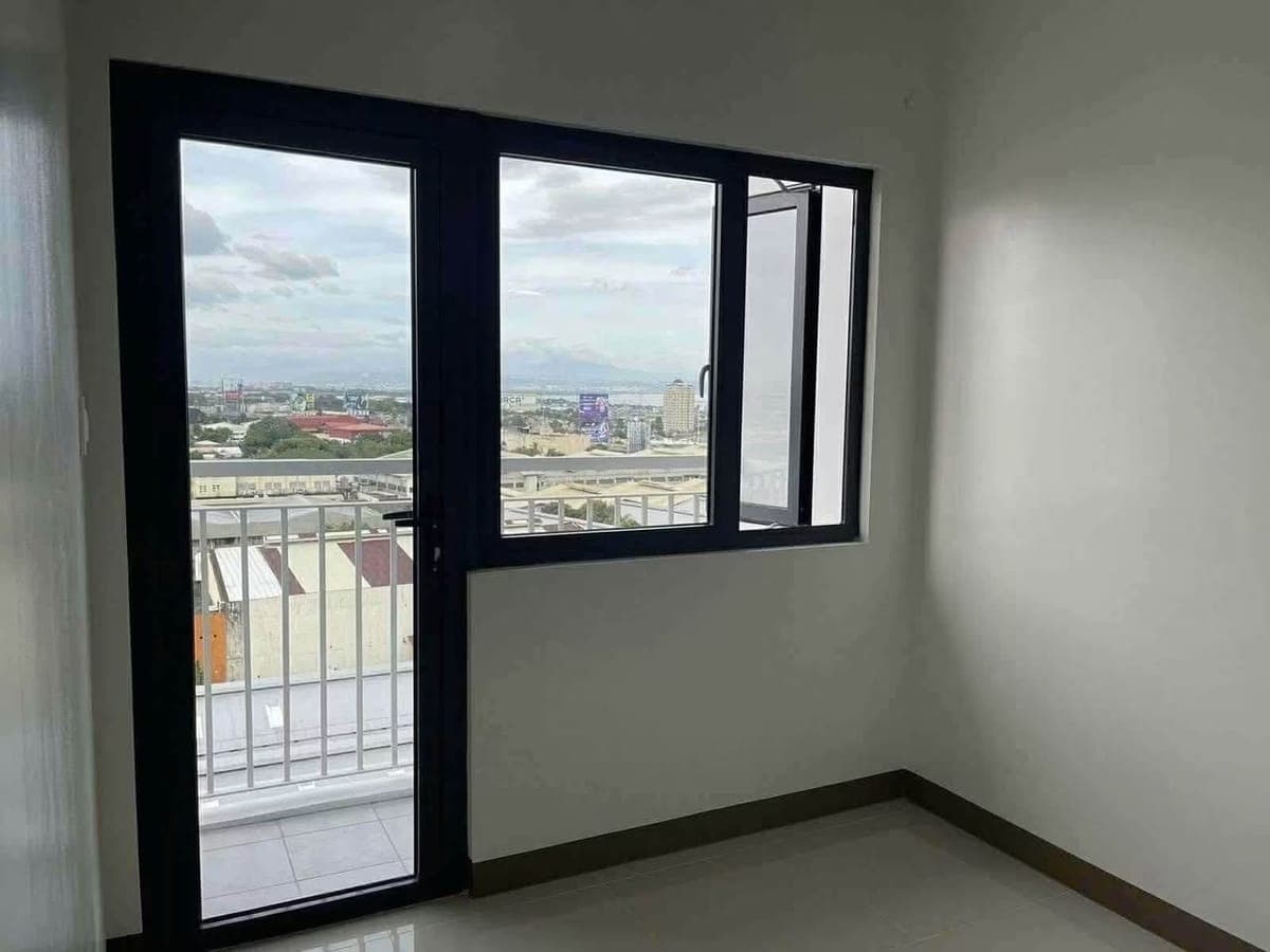 CONDO FOR RENT! - photo 2
