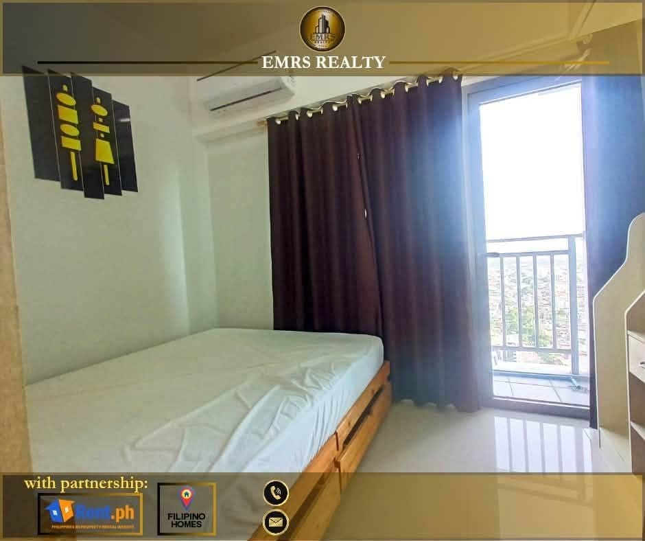 Green Grass Residences - Quezon City - Besides SM North, near SM Trinoma - photo 1