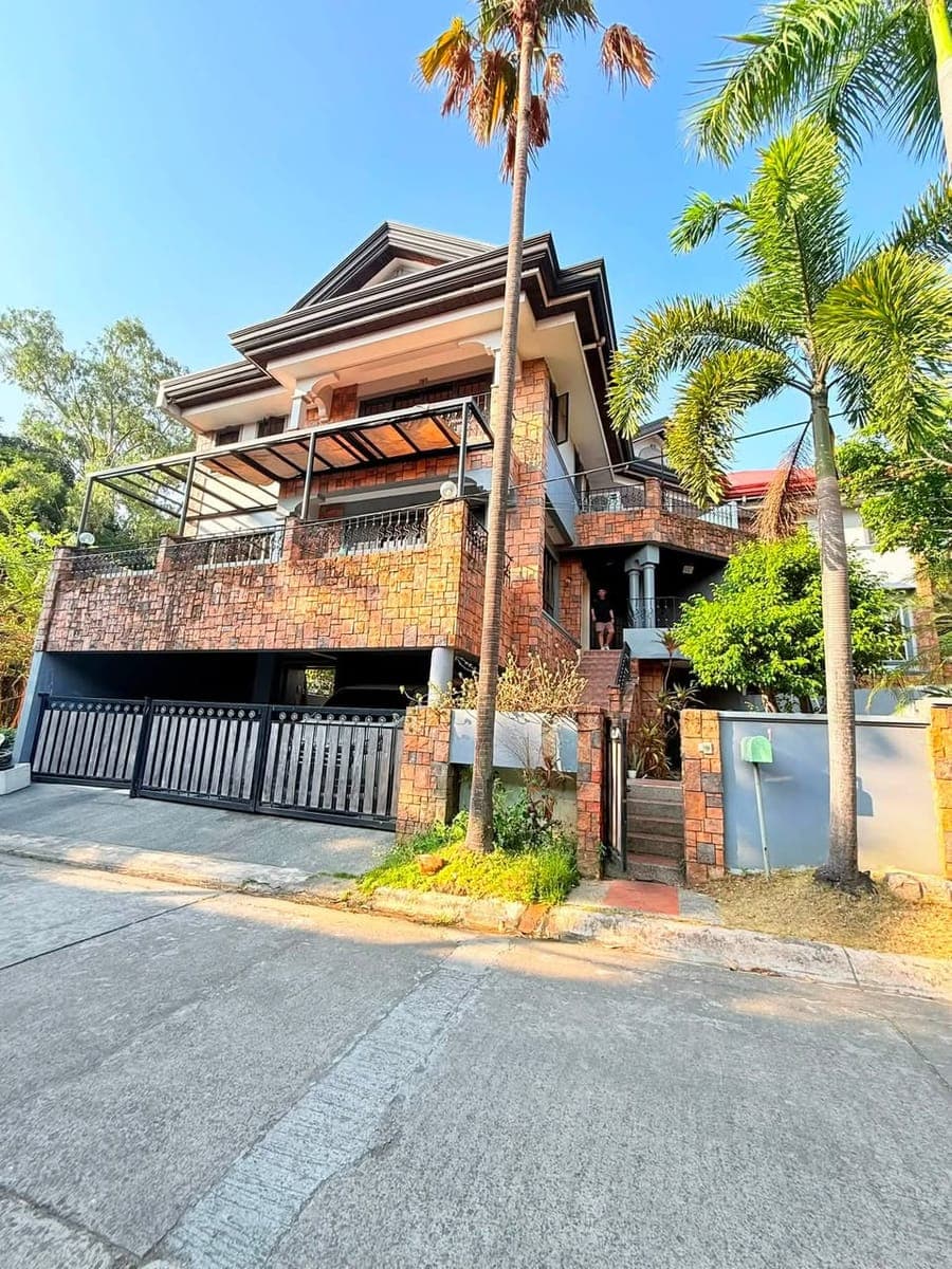 HOUSE FOR RENT – South Admiral, Merville, Parañaque - photo 1
