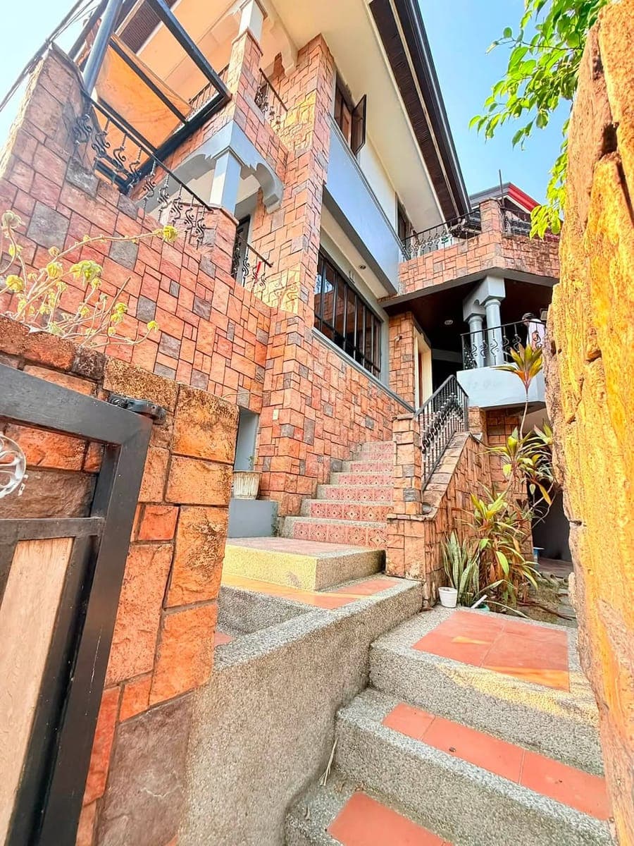 HOUSE FOR RENT – South Admiral, Merville, Parañaque - photo 2