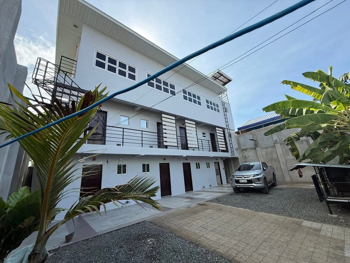 FOR LEASE: Commercial Building - photo 5
