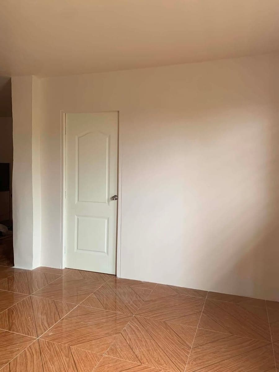 Apartment For rent. 3rd Floor with 1 bedroom Big sala. 12,500 monthly 2 months deposit 1 month advan... - photo 3