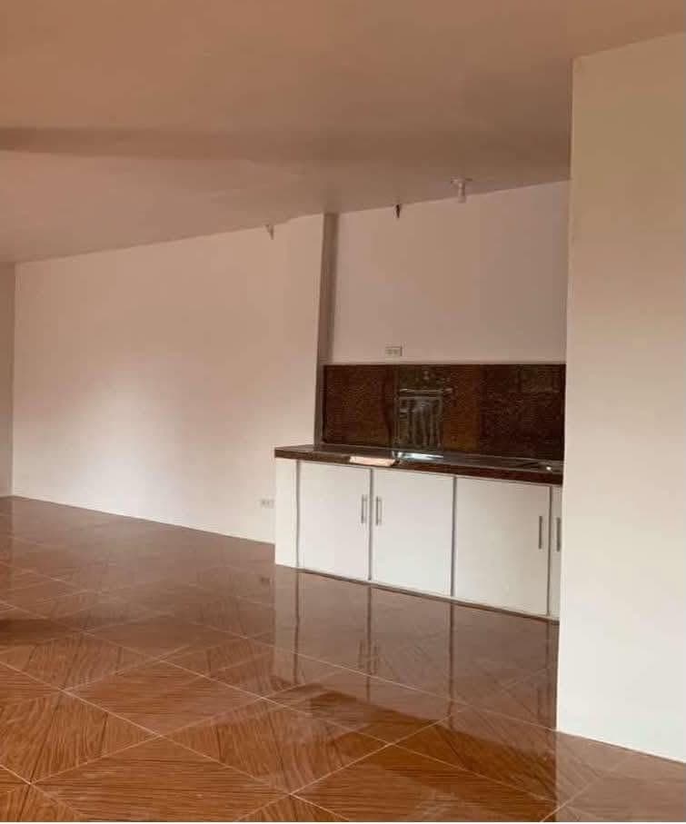 Apartment For rent. 3rd Floor with 1 bedroom Big sala. 12,500 monthly 2 months deposit 1 month advan... - photo 4