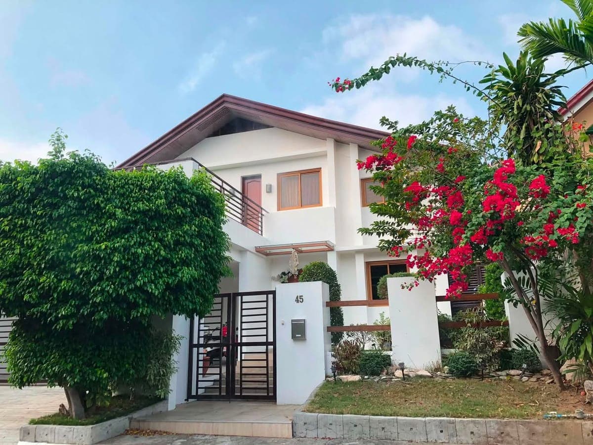 🏡 FOR LEASE - photo 1