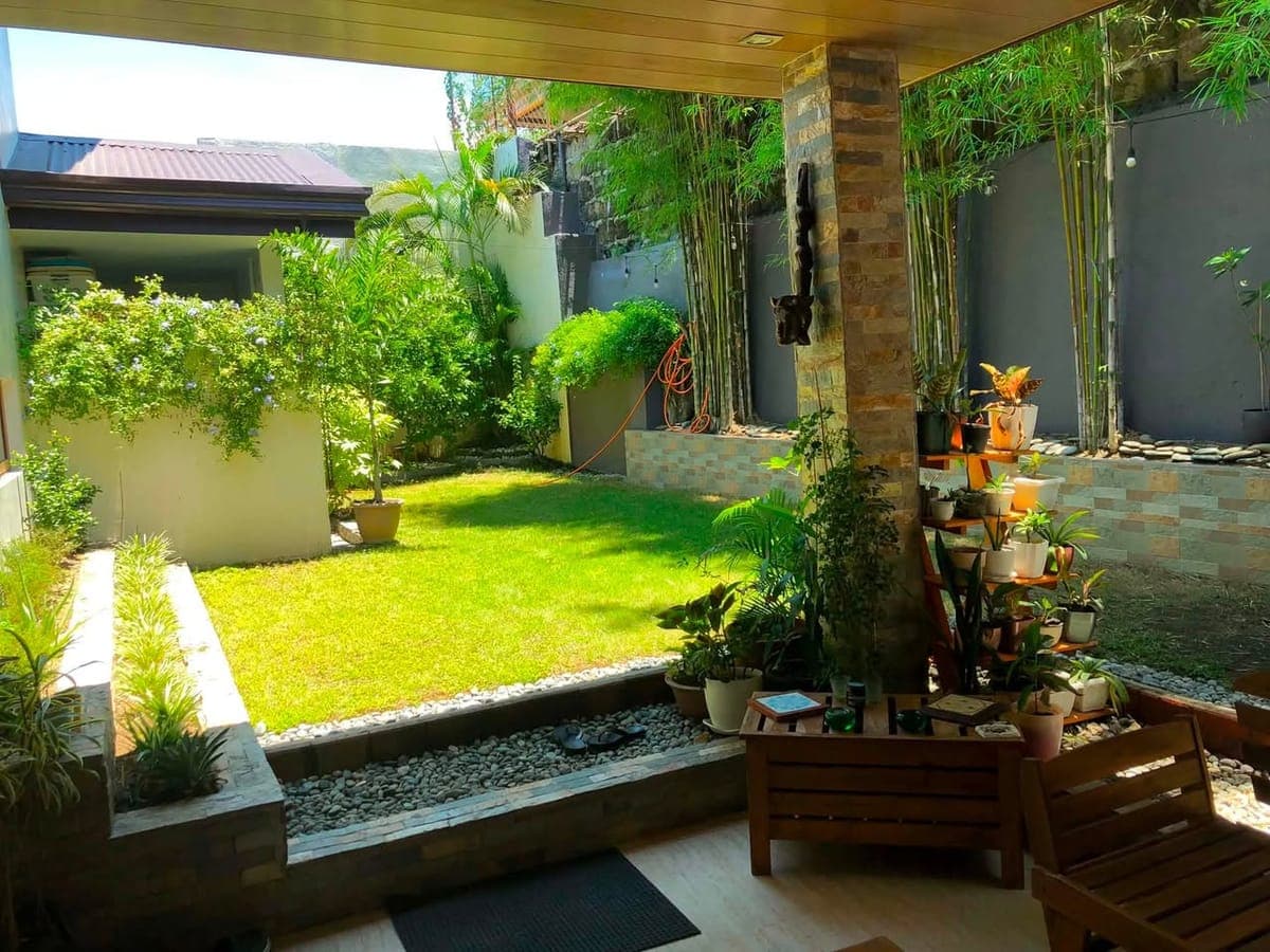 🏡 FOR LEASE - photo 2