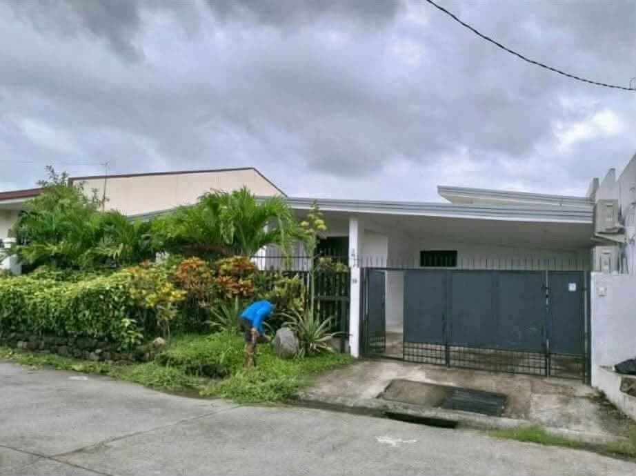 BF HOMES PARAÑAQUE BUNGALOW HOUSE FOR RENT - photo 1