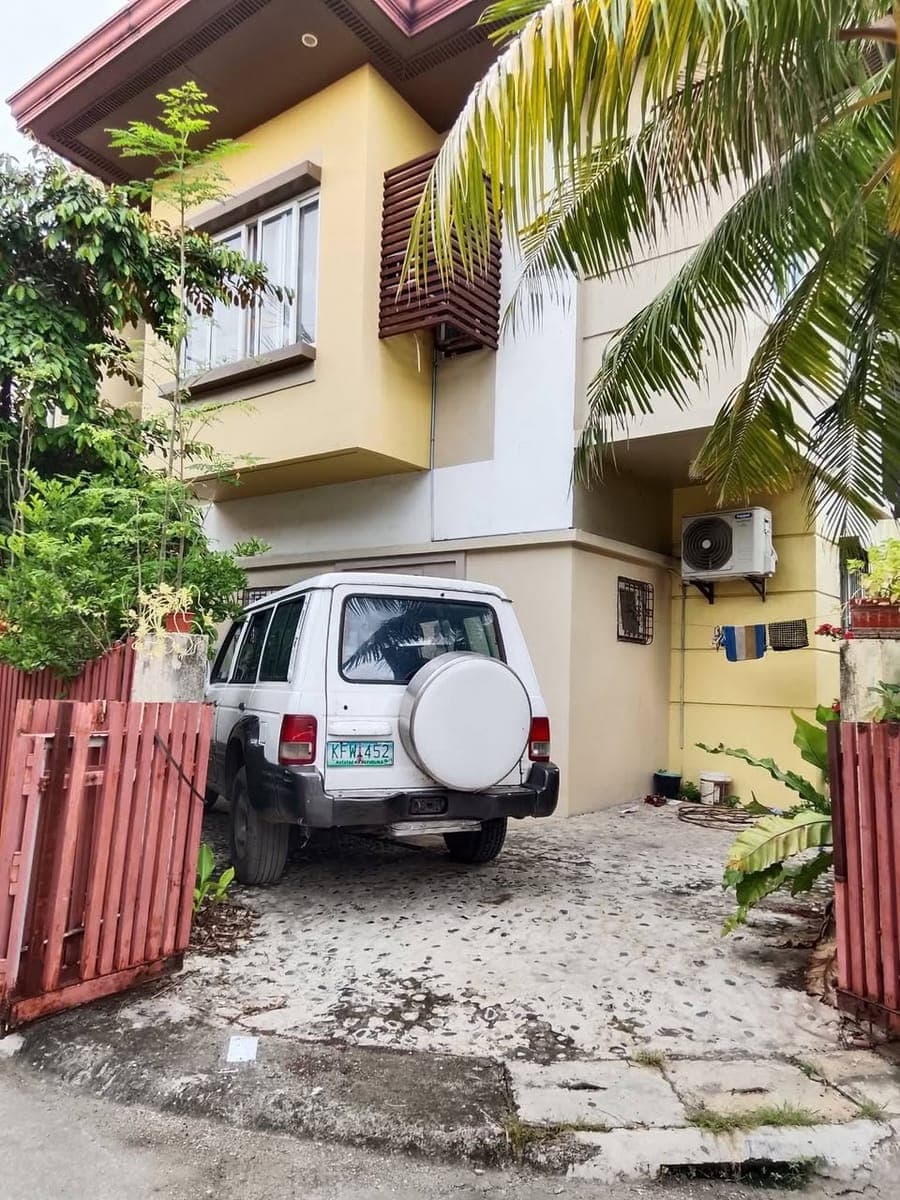 For rent House and Lot - photo 1