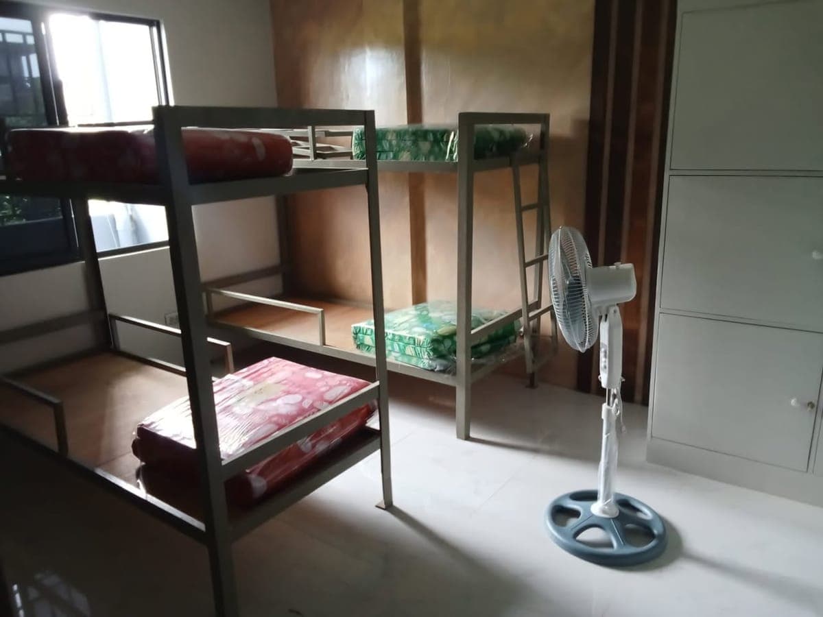 North Caloocan ladies bedspacer 2k per month kasama WIFI b**eddings pillow **personal cabinet may pa... - photo 2