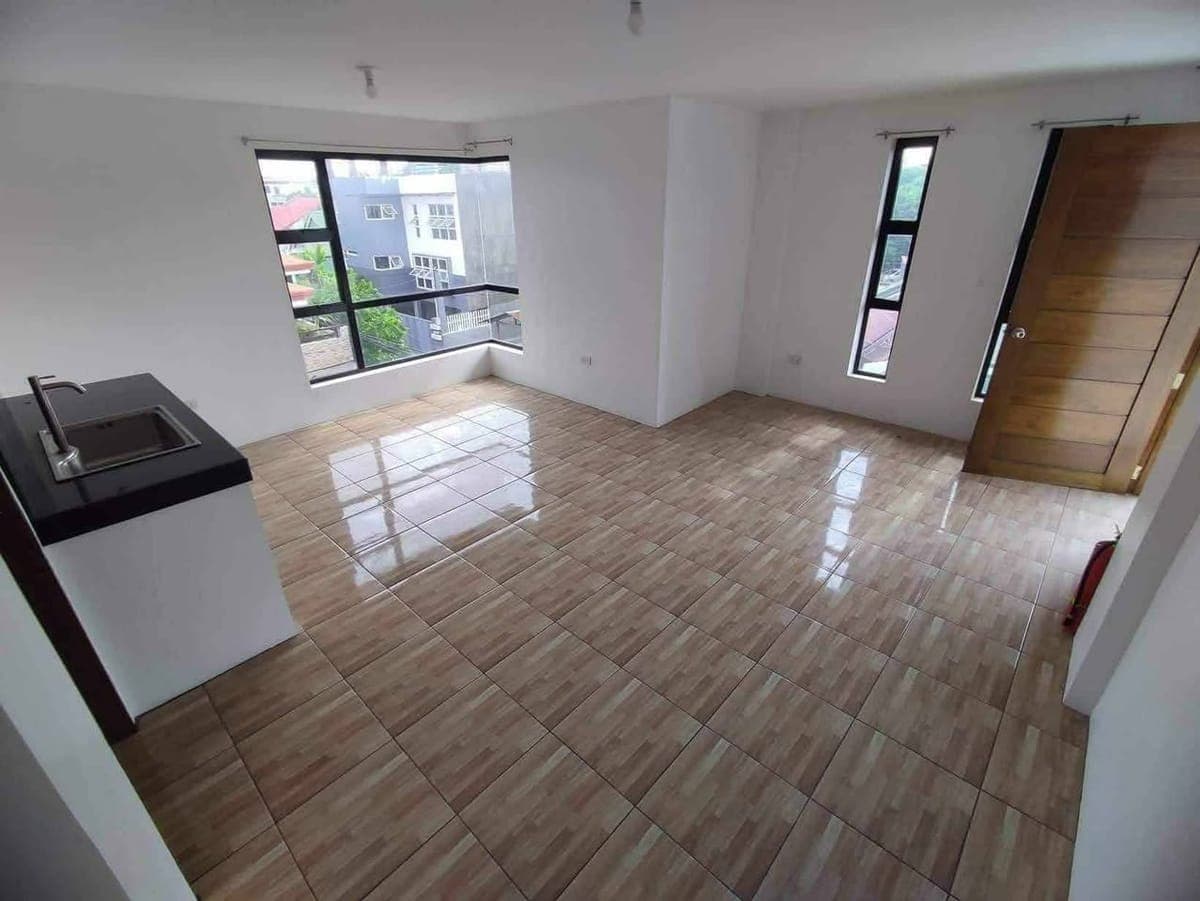 18k Big 1BR Apartment Rent Corner unit, near Shopwise. Jollibee, Starbucks and SM - photo 1