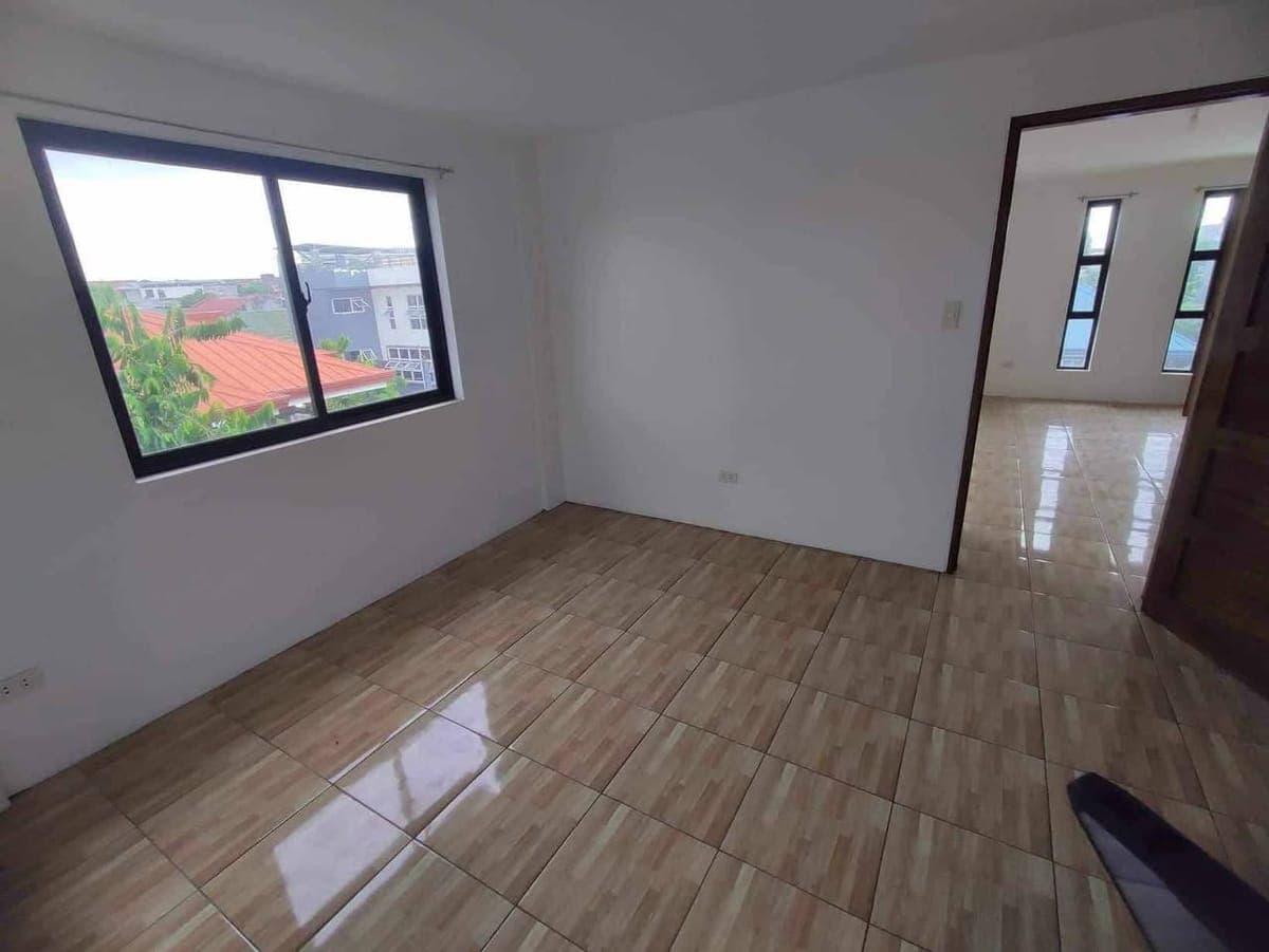 18k Big 1BR Apartment Rent Corner unit, near Shopwise. Jollibee, Starbucks and SM - photo 4