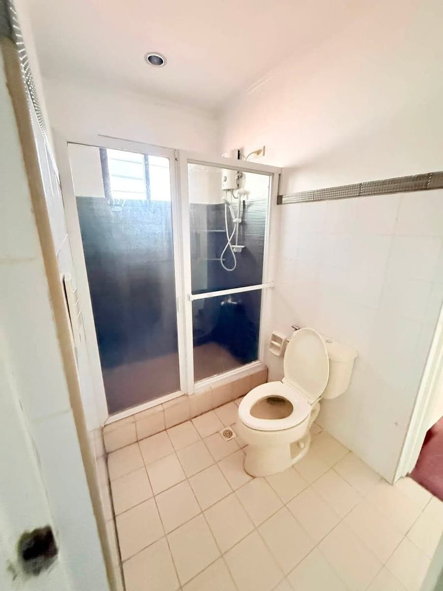 🏡 FOR RENT – Newly Renovated 5-Bedroom Home - photo 3