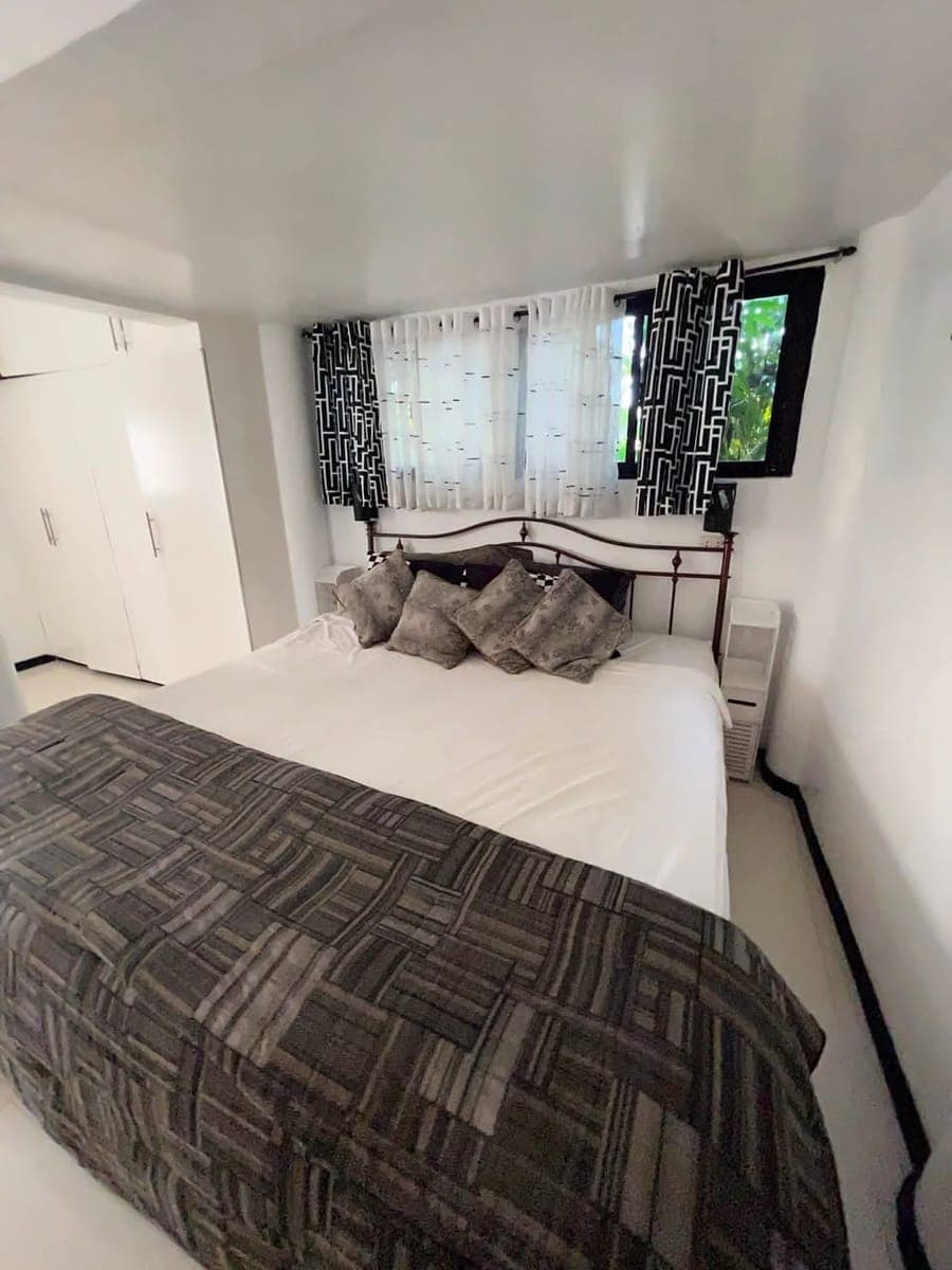 🏡 FOR RENT | FULLY FURNISHED STUDIO LOFT WITH POOL ACCESS - photo 4