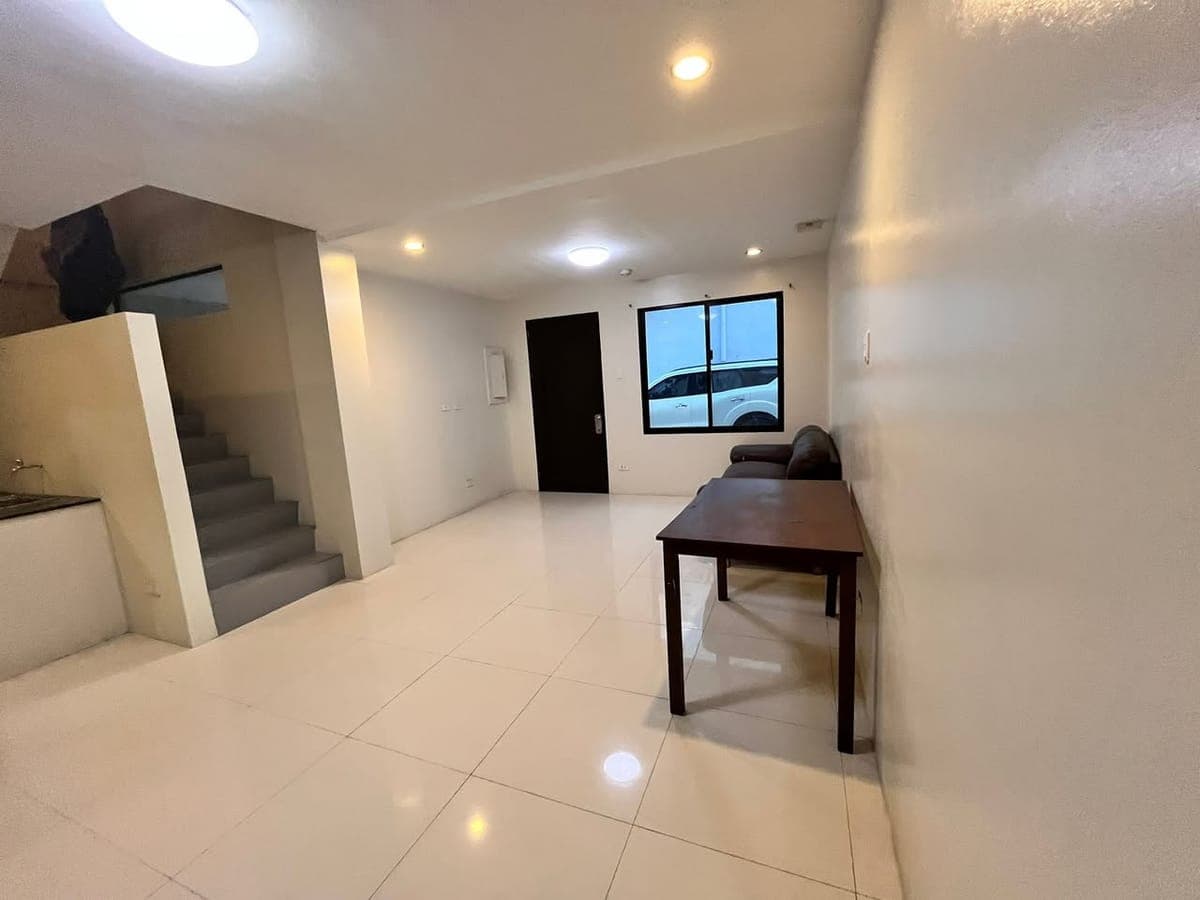 🏡 FOR RENT: Semi Furnished 4 Bedrooms Townhouse  Apartment Alang Alang Mandaue City ✨ - photo 5