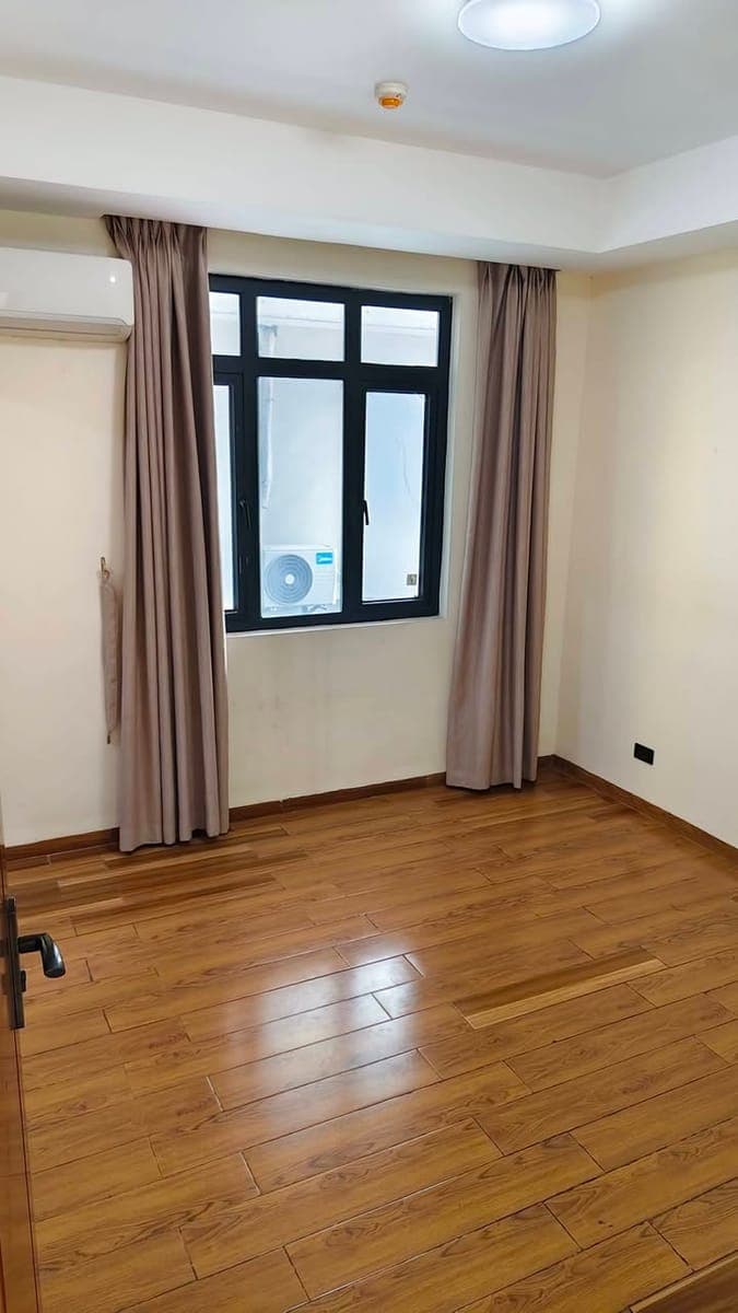For Rent 2BR with Balcony - photo 4
