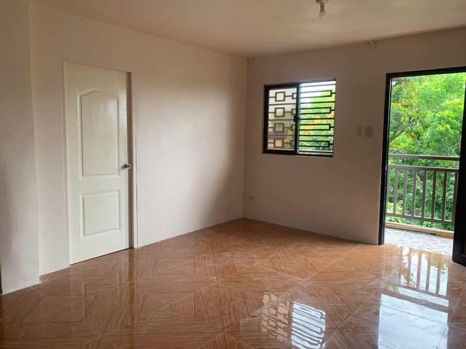 Apartment For rent. 3rd floor with 1 bedroom Big sala. 12.500 monthly 2 months deposit 1 month advan... - photo 2