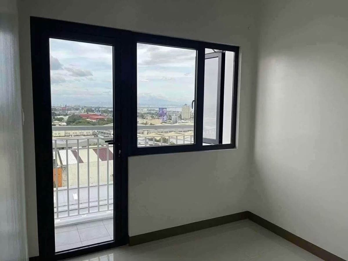 2 BEDROOM CONDO FOR RENT! - photo 2