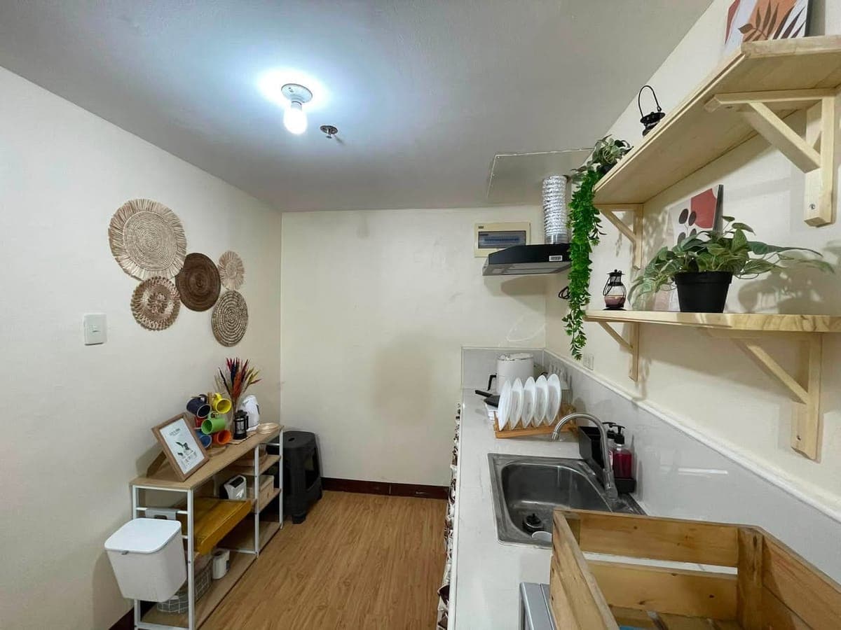 🏡 FOR RENT: Fully Furnished 2-Bedroom Condo Unit with Balcony - photo 2