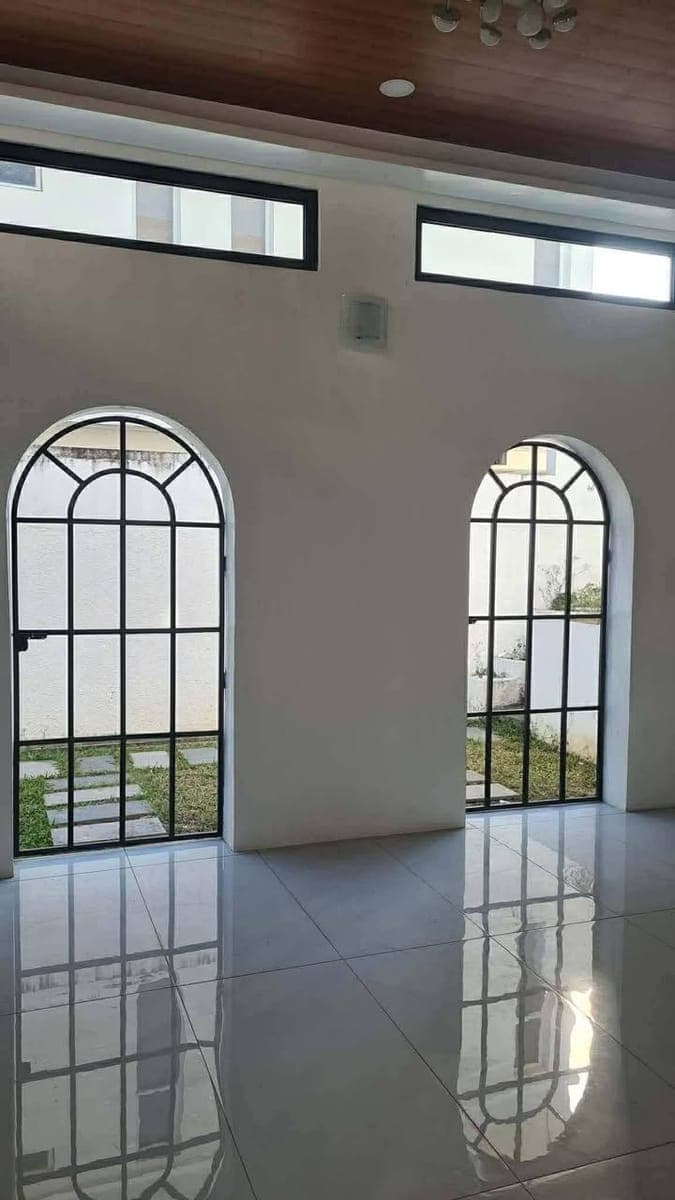 ⸻Luxury house for sale and for rent in Tahanan Village. - photo 4