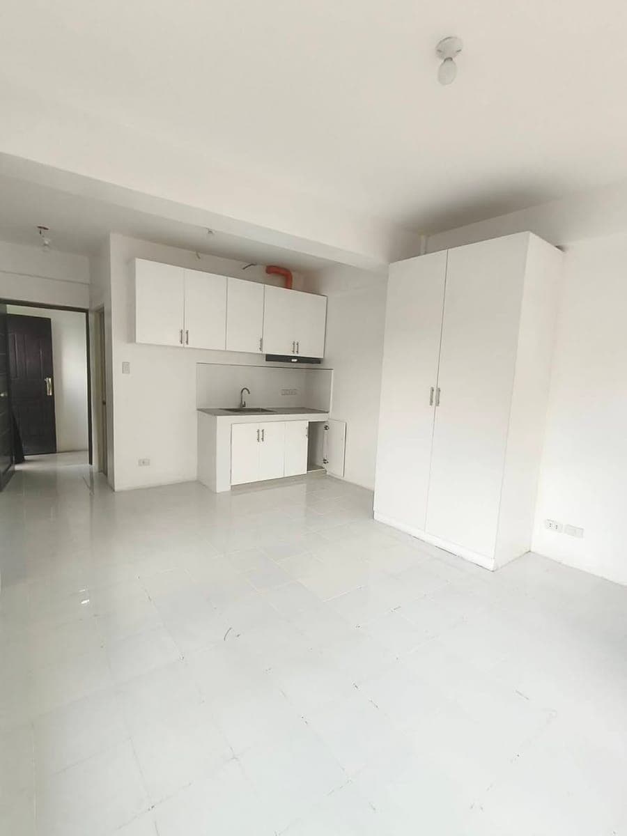 Studio type unit.. Dimasalang Street Baclaran. 13k monthly - photo 1