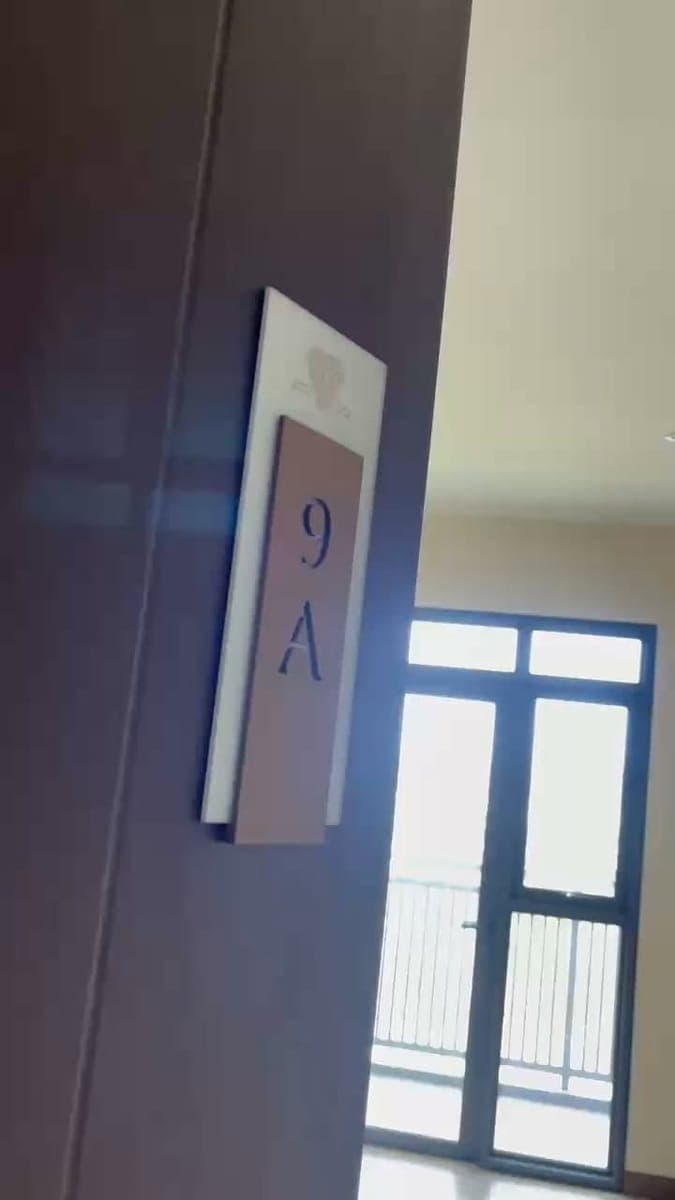 🏢 **FOR LEASE – GENTRY MANOR** - photo 1