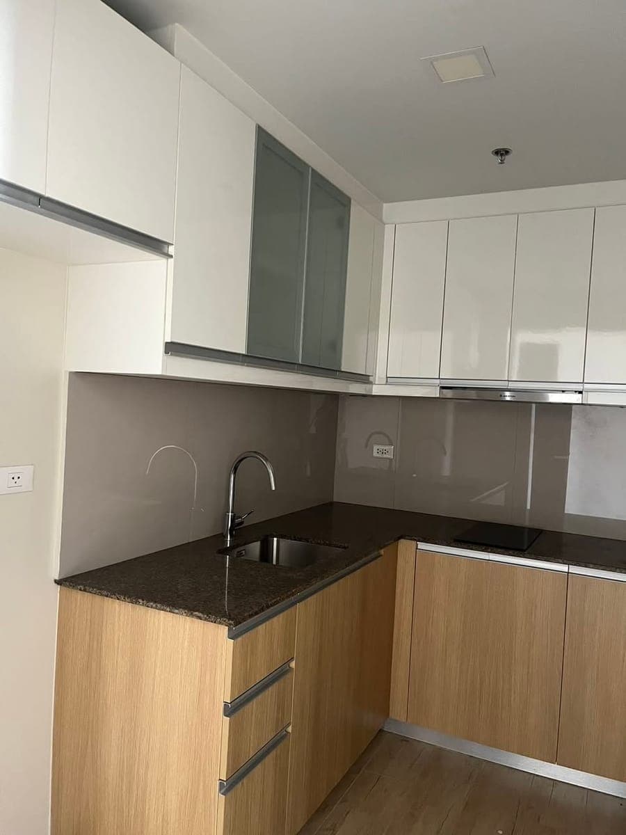 🏢 **FOR LEASE – GENTRY MANOR** - photo 2