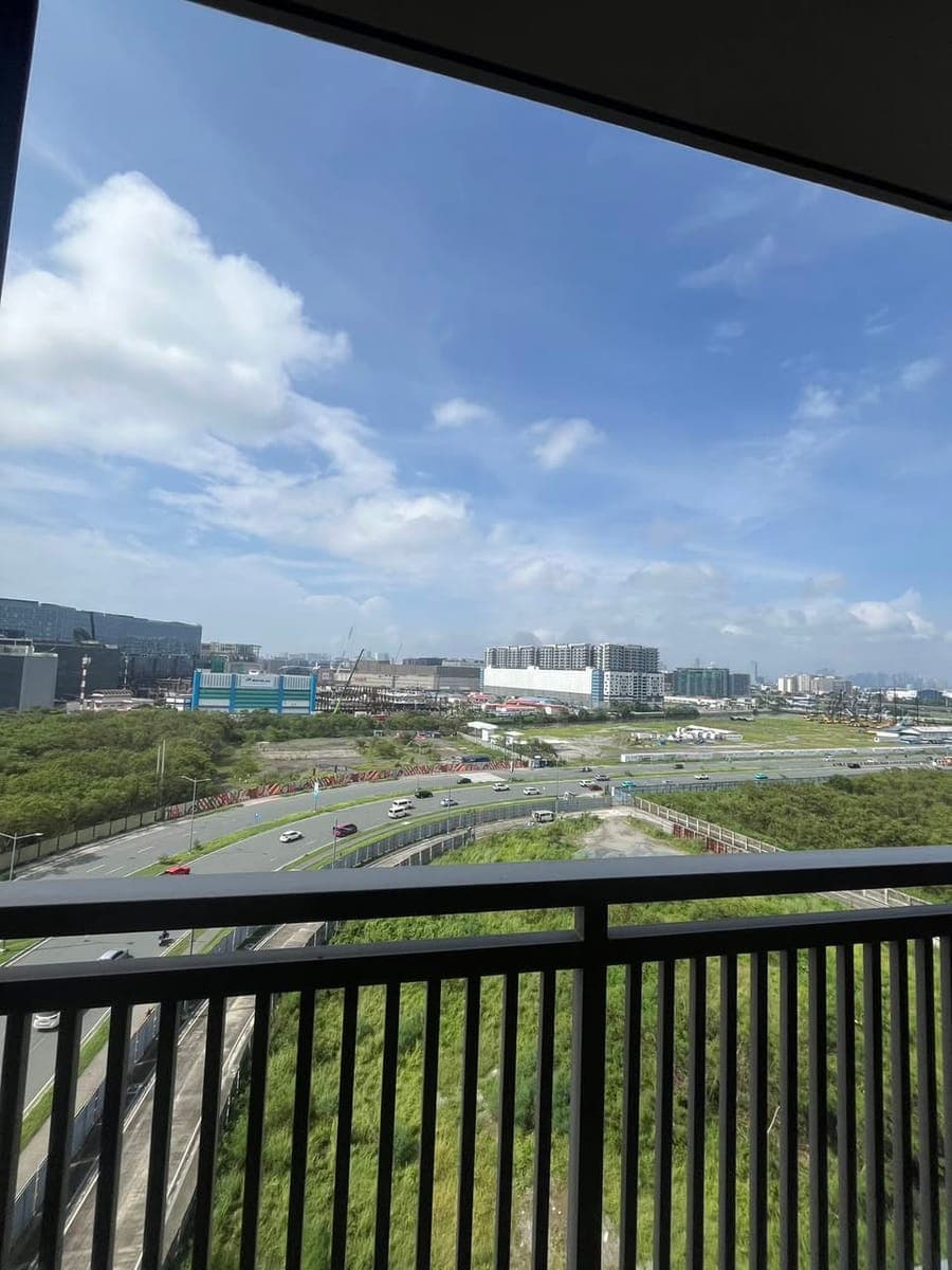 🏢 **FOR LEASE – GENTRY MANOR** - photo 3