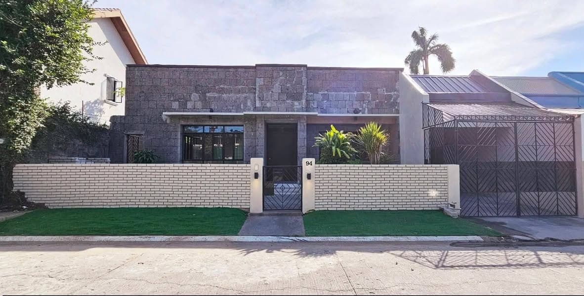 HOUSE FOR RENT - photo 1