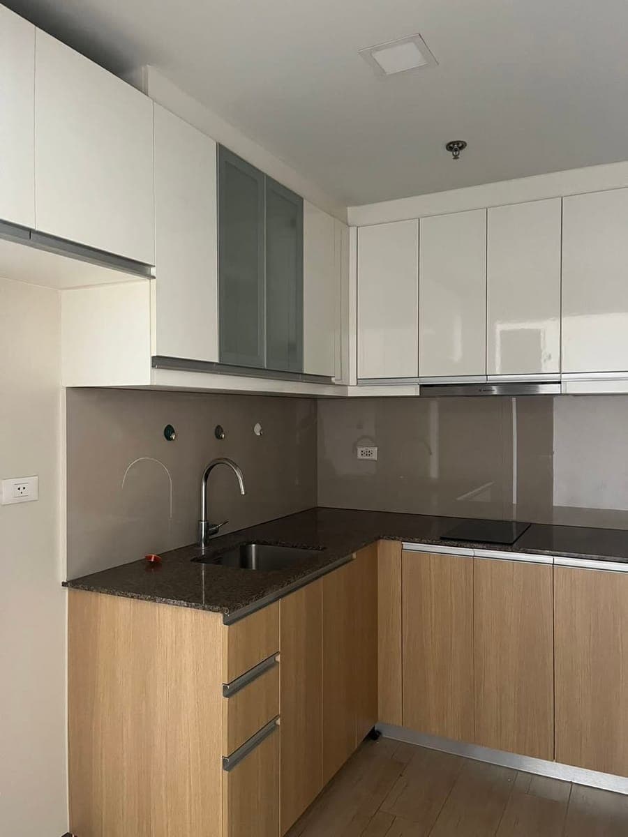🏢 FOR LEASE – GENTRY MANOR - photo 2