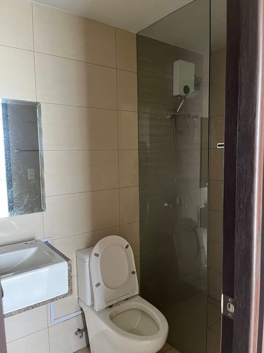 🏢 FOR LEASE – GENTRY MANOR - photo 3