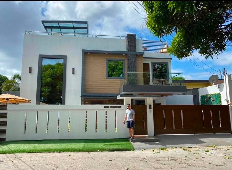 HOUSE FOR RENT w/ Swimming Pool and Party Roofdeck - photo 1
