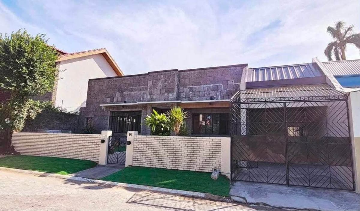 🏡 For Rent | Renovated Bungalow in BF Homes, Parañaque - photo 1