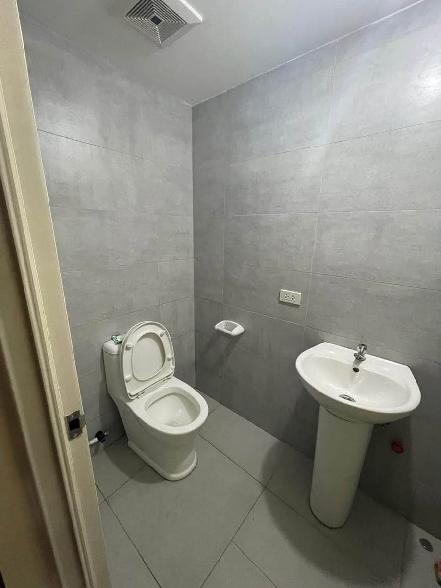 Looking for Tenant start date Sept 16 - photo 3