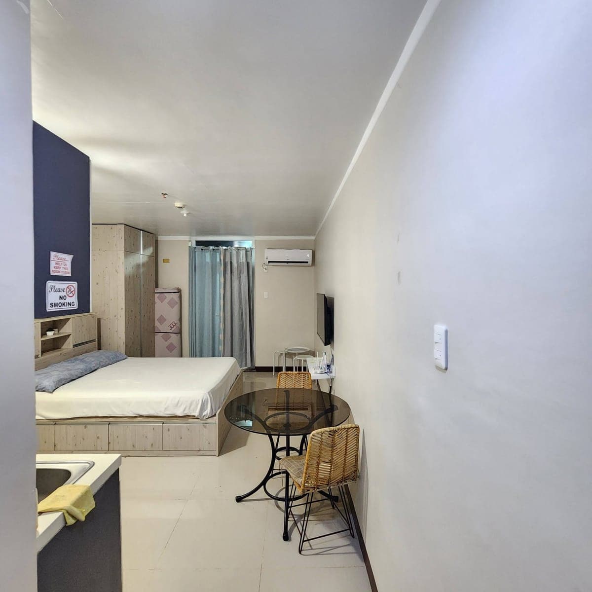 FOR RENT – FULLY FURNISHED STUDIO UNIT - photo 3