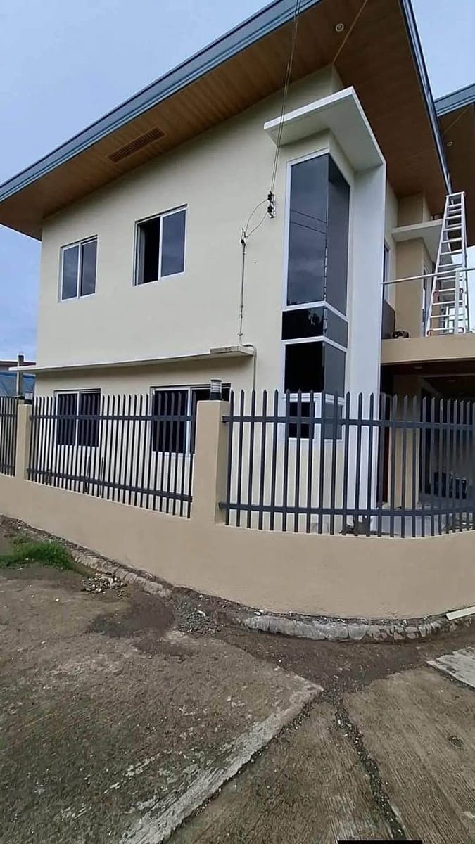 🏡 NEWLY BUILT HOUSE AND LOT - photo 1