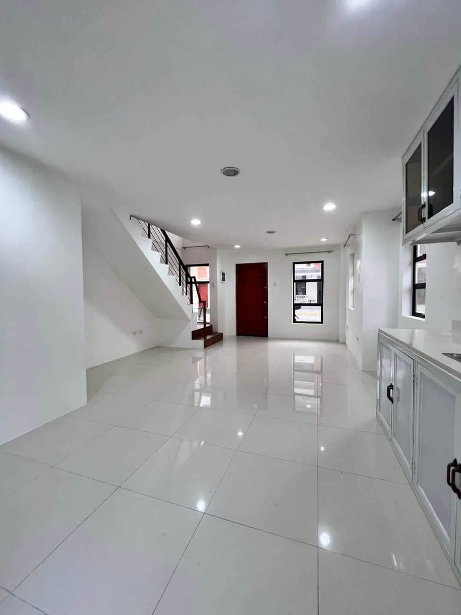 🏡 FOR RENT | Spacious 4-Bedroom Two-Storey House in Casuntingan, Mandaue City ✨ with 1 to 2 Car Park - photo 5