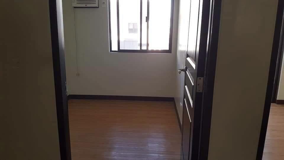 For Rent  18k Siena Park Residences     2 bedroom woth balcony and roofdeck for laundry Area. Pet fr... - photo 4