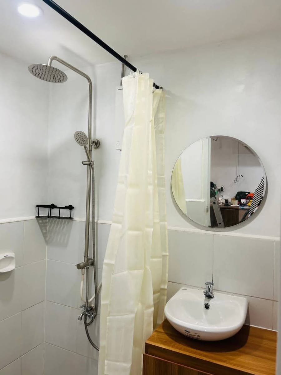 Studio type Condominium in Plumera Mactan for rent for 20k a month fully furnished. - photo 4