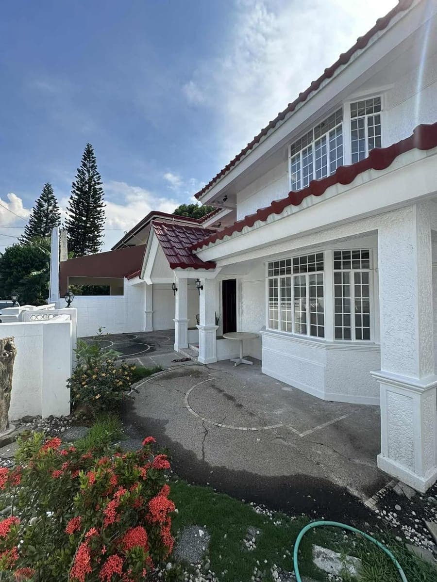 Newly Renovated Classic Designed 2-Storey House for Rent  in Tahanan Village Paranaque City P 80,000 per month - photo 3